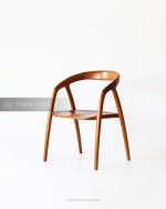STUNING CHAIR