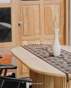 oval dining table (3)